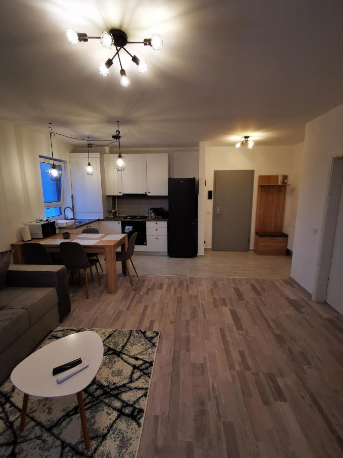 Teo Apartment Braşov Buitenkant foto